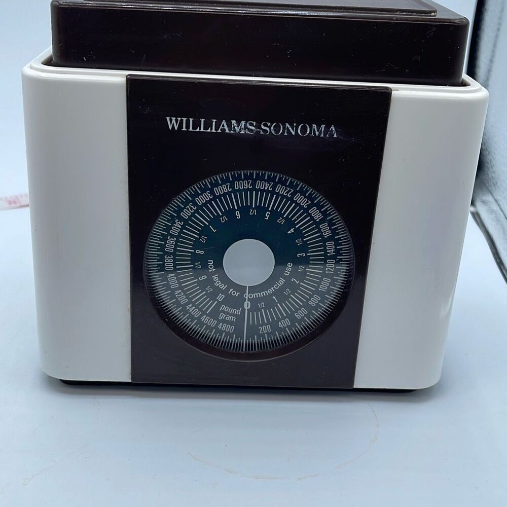 Vintage Williams Sonoma food scale. Works great!